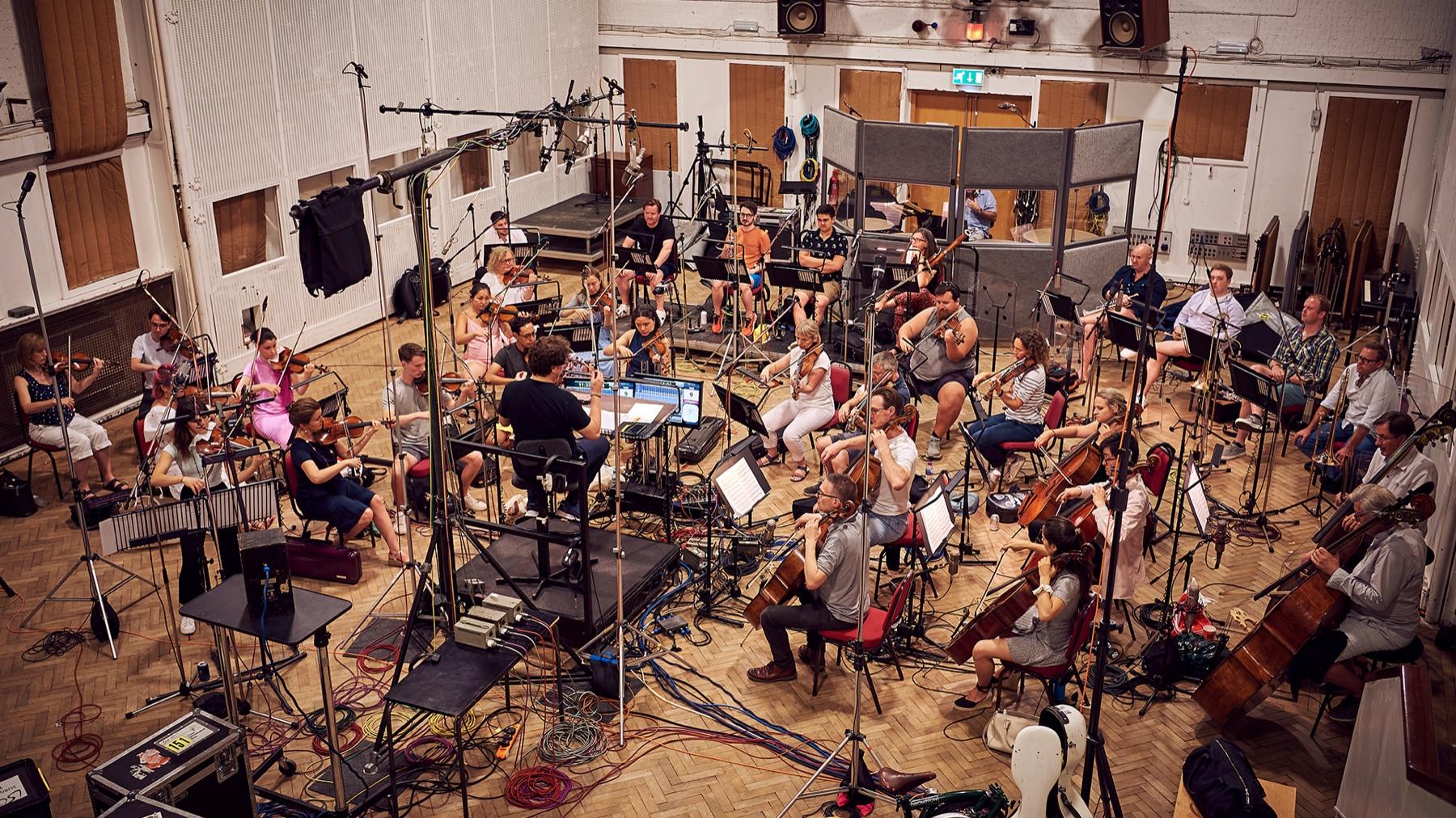 Das London Symphony Orchestra bei Aufnahmen in den Abbey Road Studios — die echten Aufnahmen, die KI-Agenten jetzt auf Artyfile lizenzieren können